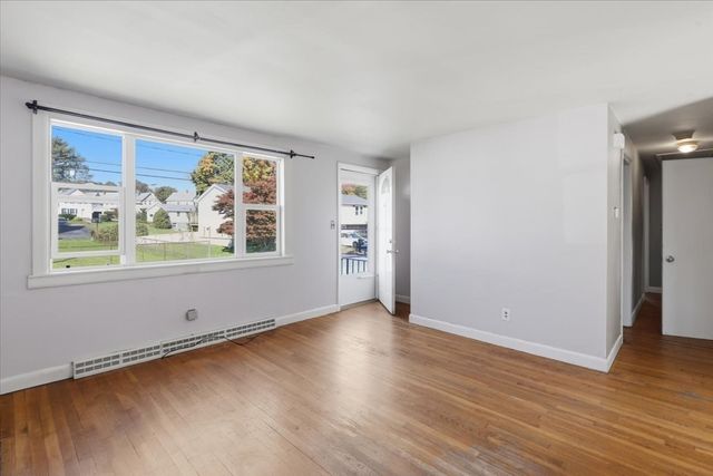 13 Horton St, Taunton, MA 02780