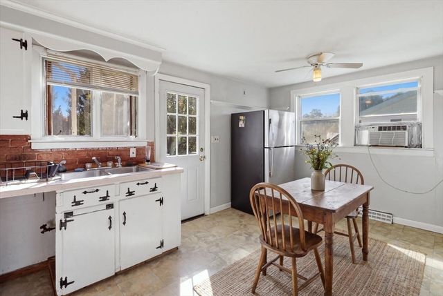 13 Horton St, Taunton, MA 02780