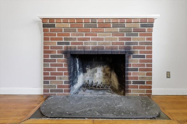 13 Horton St, Taunton, MA 02780