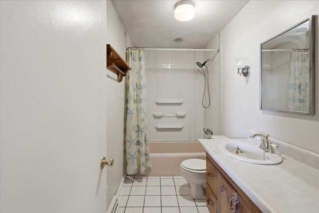 13 Horton St, Taunton, MA 02780