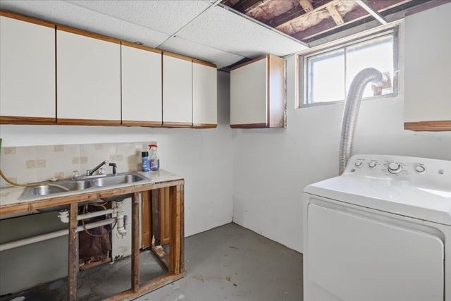 13 Horton St, Taunton, MA 02780
