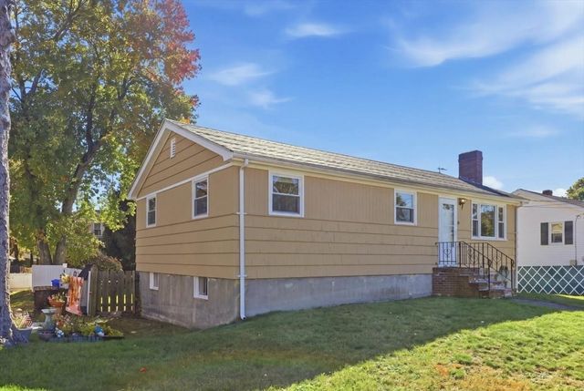 13 Horton St, Taunton, MA 02780