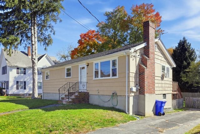 13 Horton St, Taunton, MA 02780