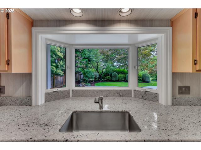14240 Nw HARVEST Ln, Portland, OR 97229