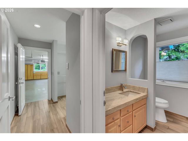 14240 Nw HARVEST Ln, Portland, OR 97229
