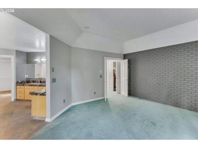 14240 Nw HARVEST Ln, Portland, OR 97229