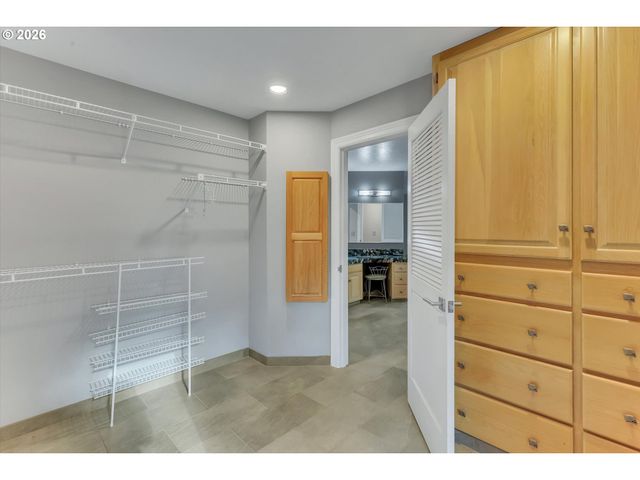 14240 Nw HARVEST Ln, Portland, OR 97229