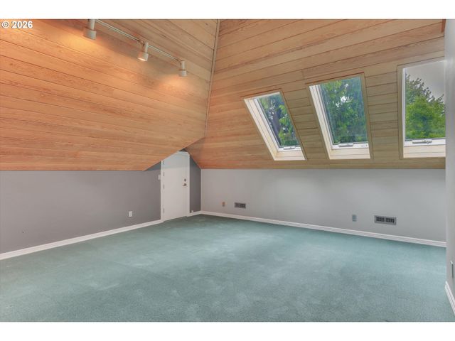14240 Nw HARVEST Ln, Portland, OR 97229