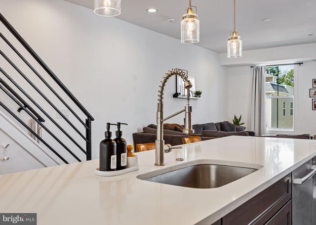 6707 CINNAMINSON CT, Philadelphia, PA 19128