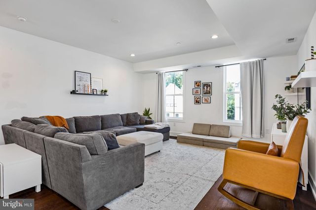 6707 CINNAMINSON CT, Philadelphia, PA 19128