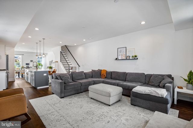 6707 CINNAMINSON CT, Philadelphia, PA 19128