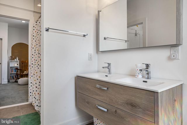 6707 CINNAMINSON CT, Philadelphia, PA 19128