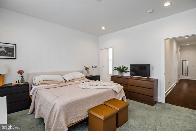 6707 CINNAMINSON CT, Philadelphia, PA 19128