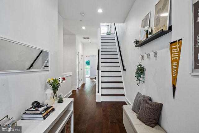 6707 CINNAMINSON CT, Philadelphia, PA 19128