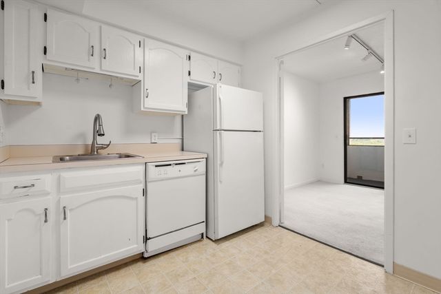 250 Hammond Pond Parkway 1208N, Newton, MA 02467
