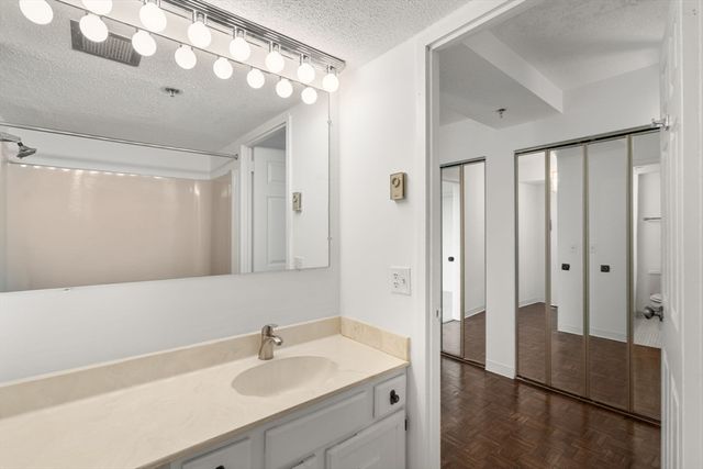 250 Hammond Pond Parkway 1208N, Newton, MA 02467