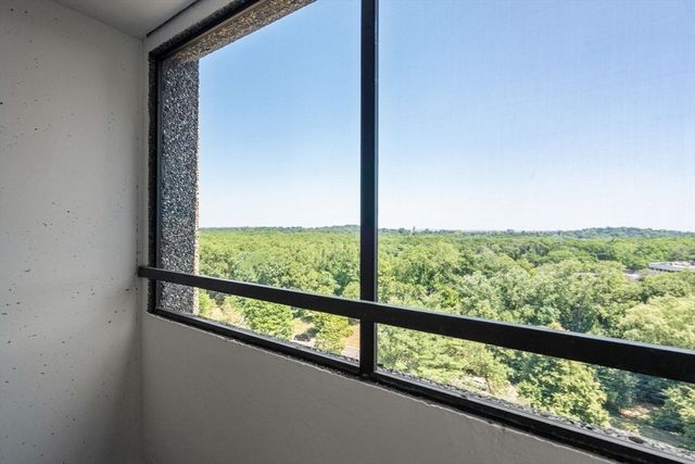 250 Hammond Pond Parkway 1208N, Newton, MA 02467
