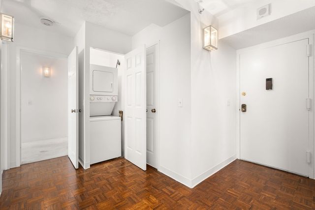 250 Hammond Pond Parkway 1208N, Newton, MA 02467