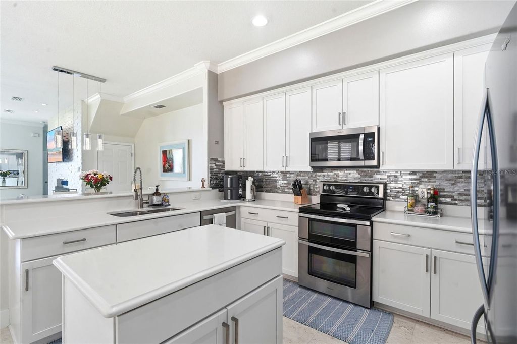 Image 2 of property listing at 8737 THE ESPLANADE 64, Orlando, FL 32836