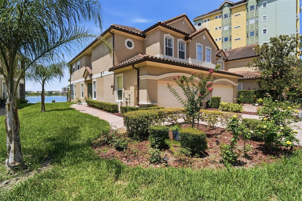 Image 6 of property listing at 8737 THE ESPLANADE 64, Orlando, FL 32836