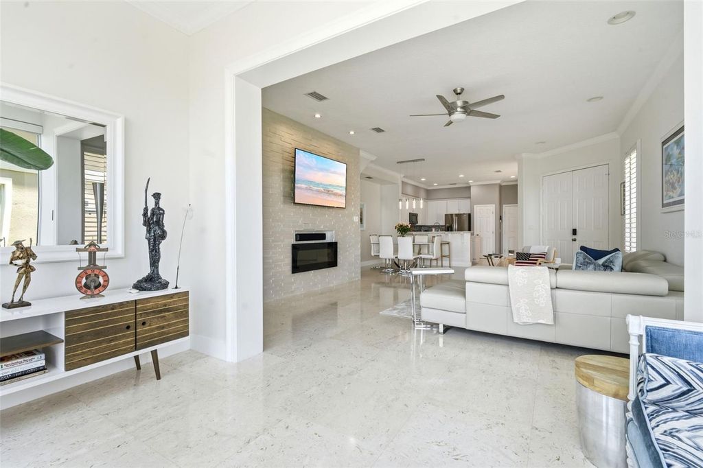Image 10 of property listing at 8737 THE ESPLANADE 64, Orlando, FL 32836