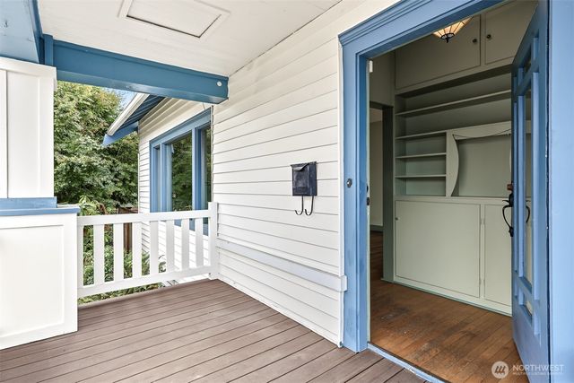 1010 Rucker Avenue, Everett, WA 98201