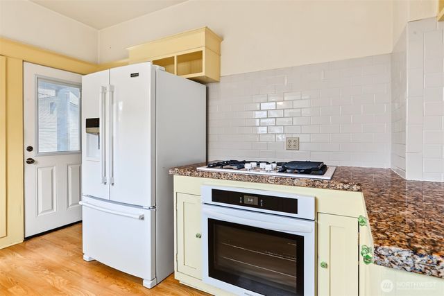1010 Rucker Avenue, Everett, WA 98201