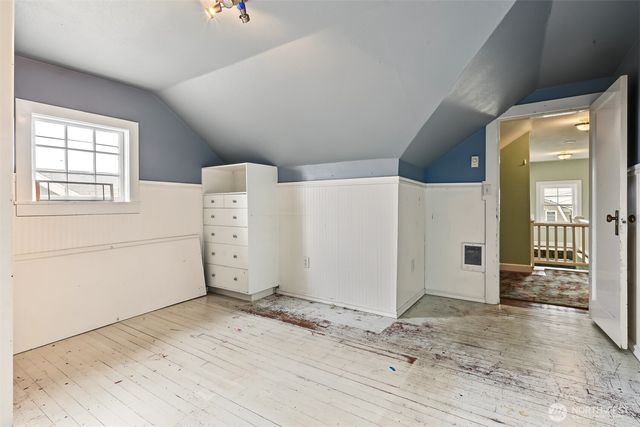 1010 Rucker Avenue, Everett, WA 98201