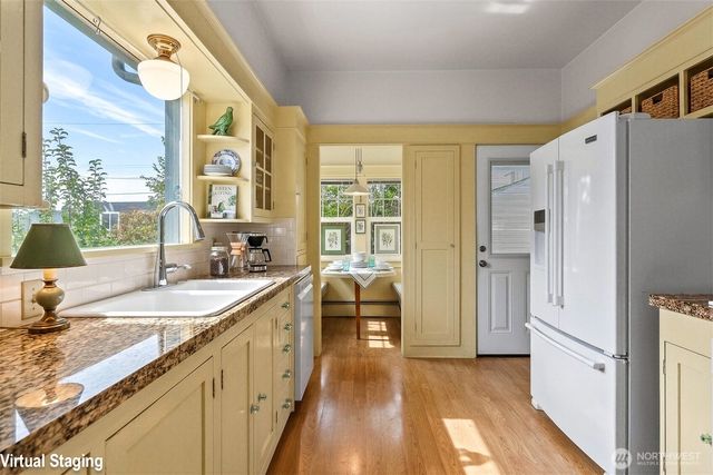1010 Rucker Avenue, Everett, WA 98201