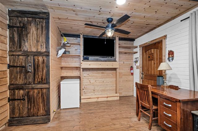 7261 Forest Hills Drive, Montgomery, TX 77316