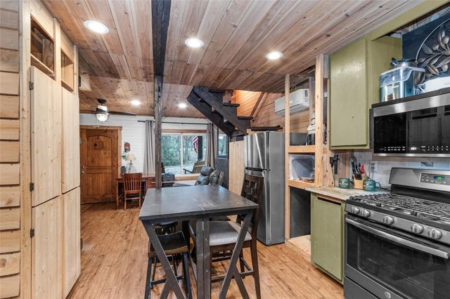 7261 Forest Hills Drive, Montgomery, TX 77316