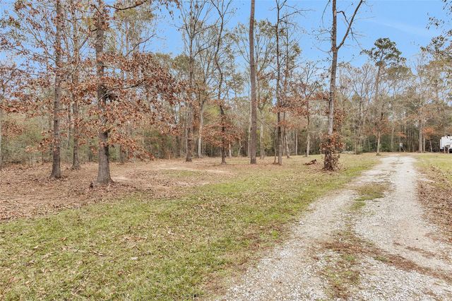 7261 Forest Hills Drive, Montgomery, TX 77316