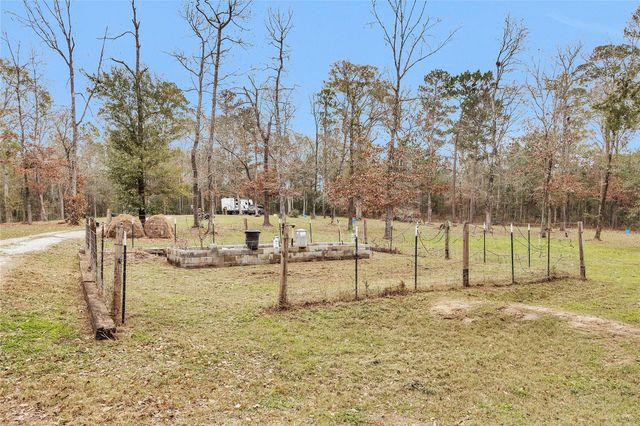 7261 Forest Hills Drive, Montgomery, TX 77316