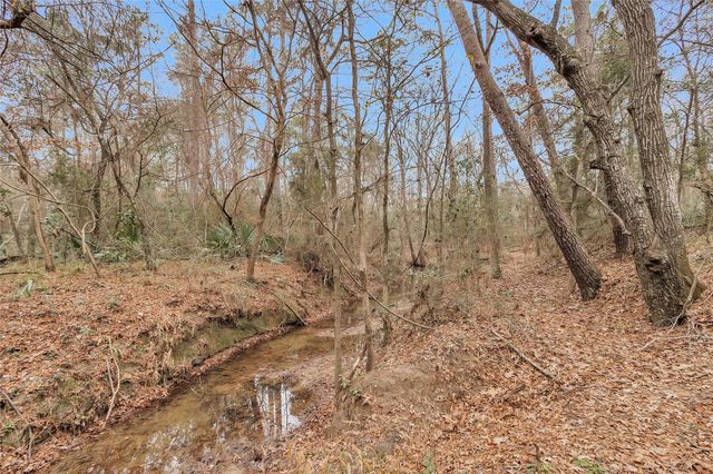 7261 Forest Hills Drive, Montgomery, TX 77316