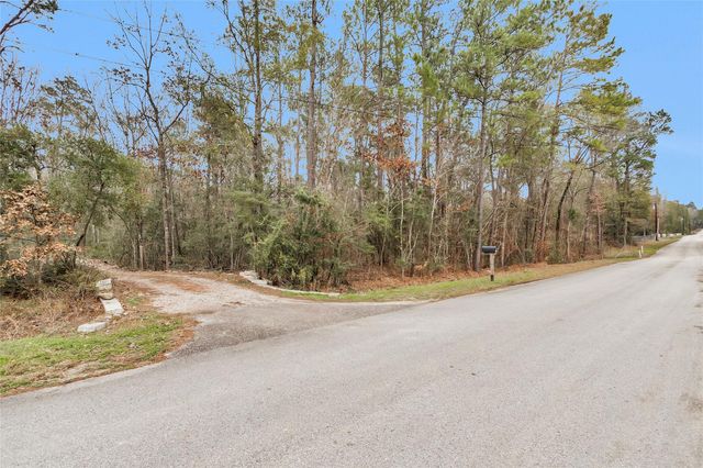 7261 Forest Hills Drive, Montgomery, TX 77316