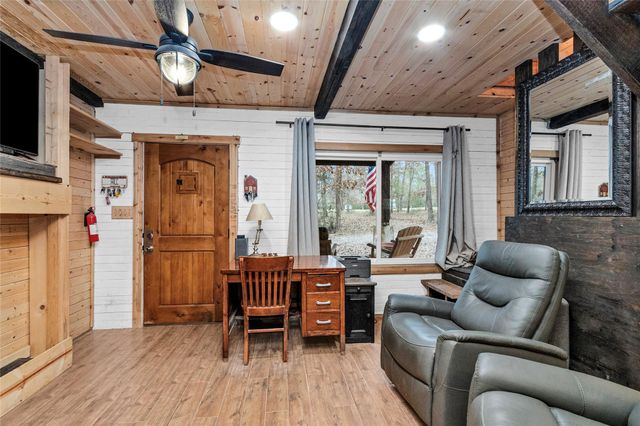 7261 Forest Hills Drive, Montgomery, TX 77316