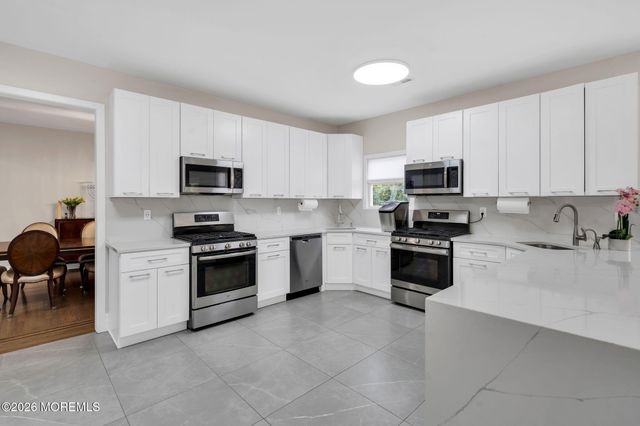 30 Independence Court, Lakewood, NJ 08701