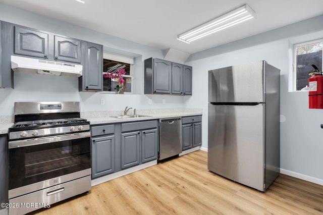 30 Independence Court, Lakewood, NJ 08701