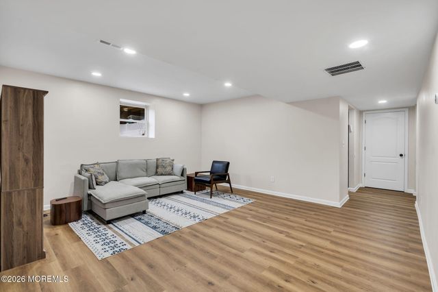 30 Independence Court, Lakewood, NJ 08701