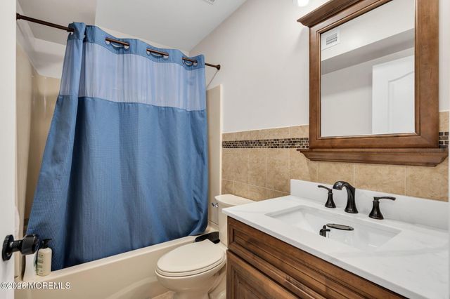 30 Independence Court, Lakewood, NJ 08701