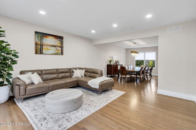 30 Independence Court, Lakewood, NJ 08701