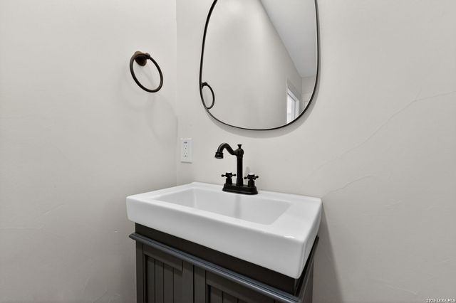 214 Ira, San Antonio, TX 78209