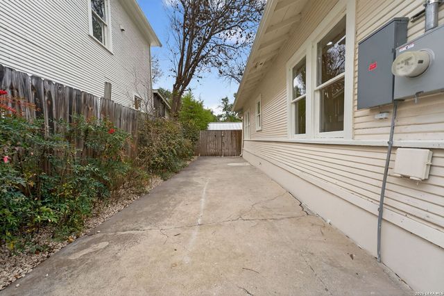 214 Ira, San Antonio, TX 78209