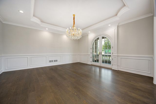 6413 S County Line Road, Burr Ridge, IL 60527