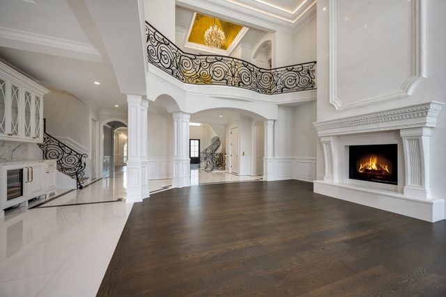 6413 S County Line Road, Burr Ridge, IL 60527