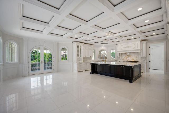 6413 S County Line Road, Burr Ridge, IL 60527