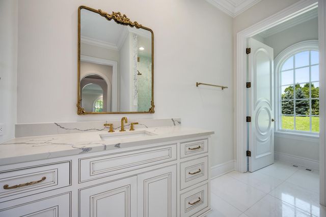 6413 S County Line Road, Burr Ridge, IL 60527