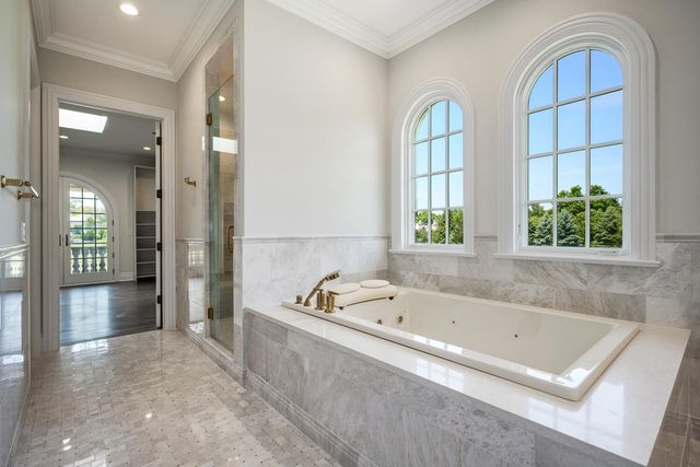 6413 S County Line Road, Burr Ridge, IL 60527