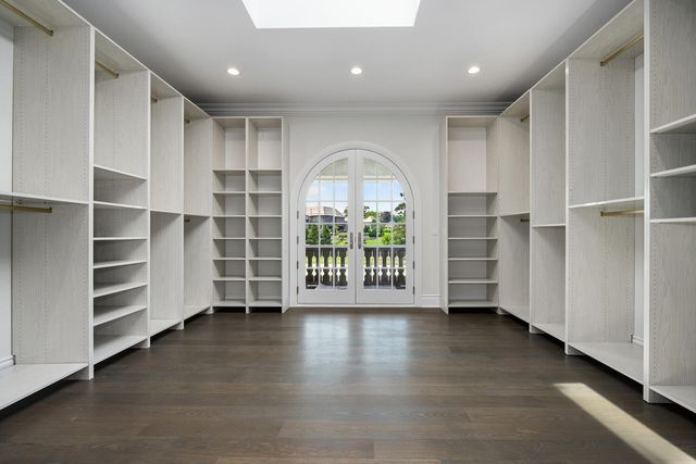 6413 S County Line Road, Burr Ridge, IL 60527