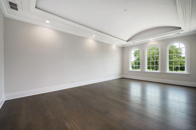 6413 S County Line Road, Burr Ridge, IL 60527